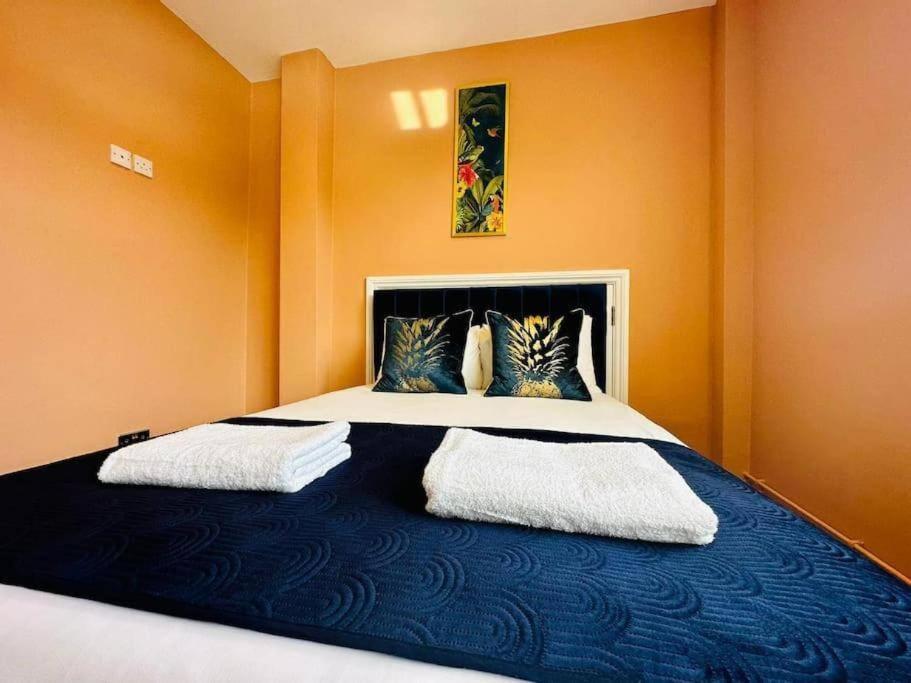Flash Sale Special Offer Train Station 1 Bedroom Flat Bn137che05